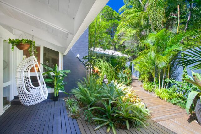 Noosa Holiday House GArden and Park